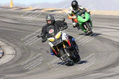 media/Dec-01-2025-Moto Forza (Mon) [[2daa91e15f]]/2-Intermediate Group/Session 2 (Turns 9 and 10)/